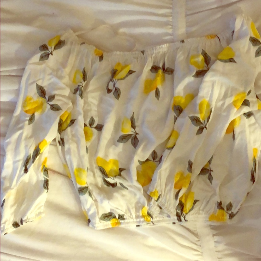 Lemon print crop top